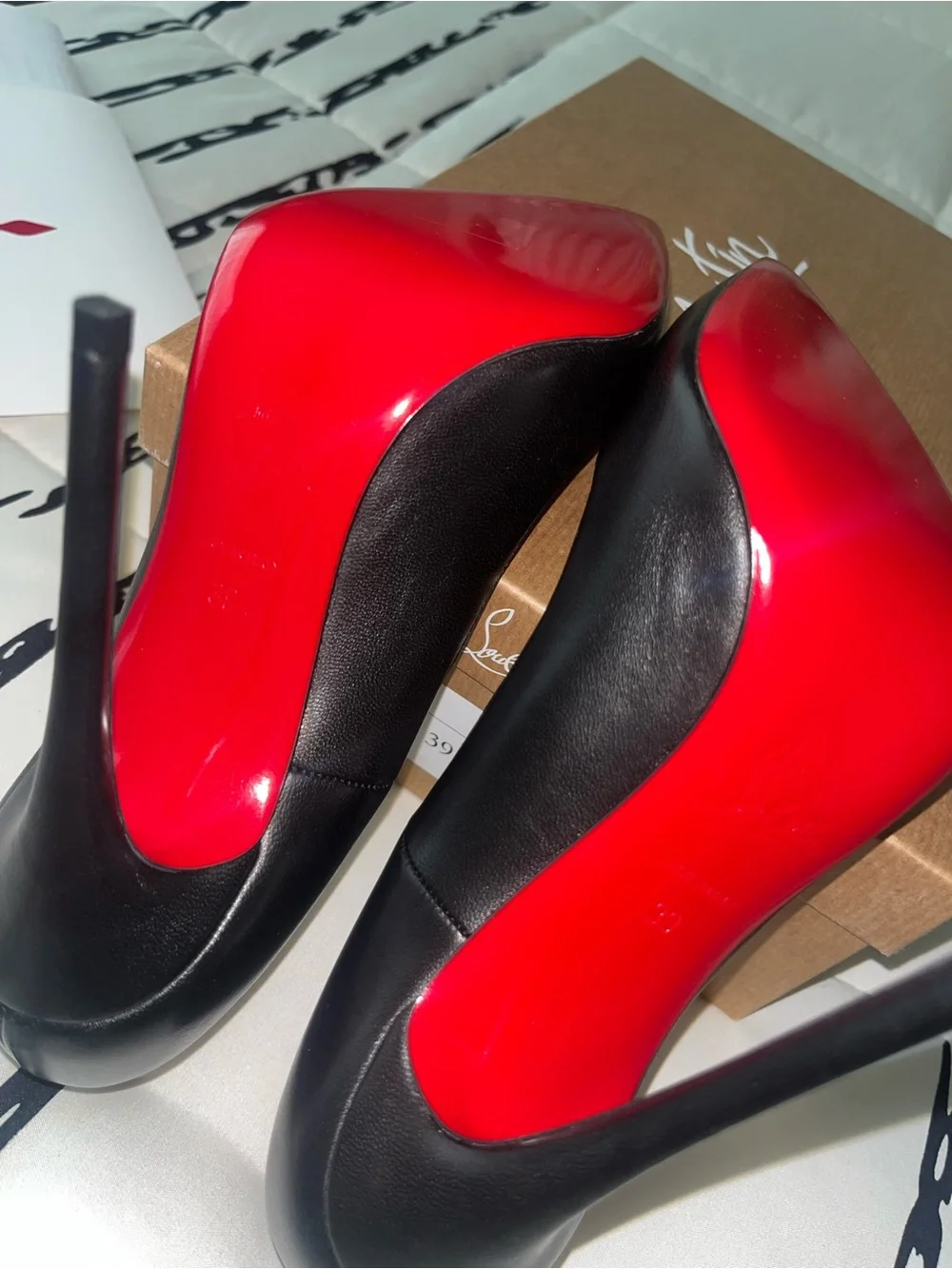 NWT Christian Louboutin “So Kate” Black Leather Pointed Toe Stiletto Pumps